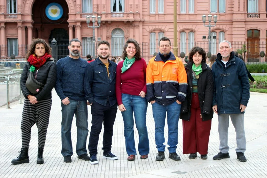 Fotos de nuestra campaña junto a los compañeros de Opinión Socialista en el Frente de Izquierda.